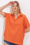 Kadın Turuncu Oversize Polo Yaka Örme Bluz 0486